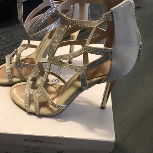 BCBG GENERATION  HEELS with CLUTCH BAG ✨✨✨✨✨✨✨ - Picture 1 of 8